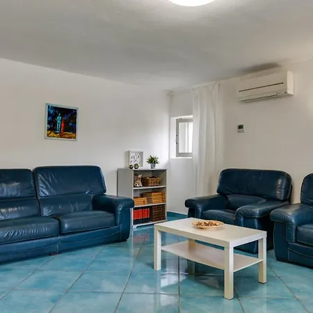 Invilla Seristori, A 50 M Dal Mare San Vincenzo Exterior photo